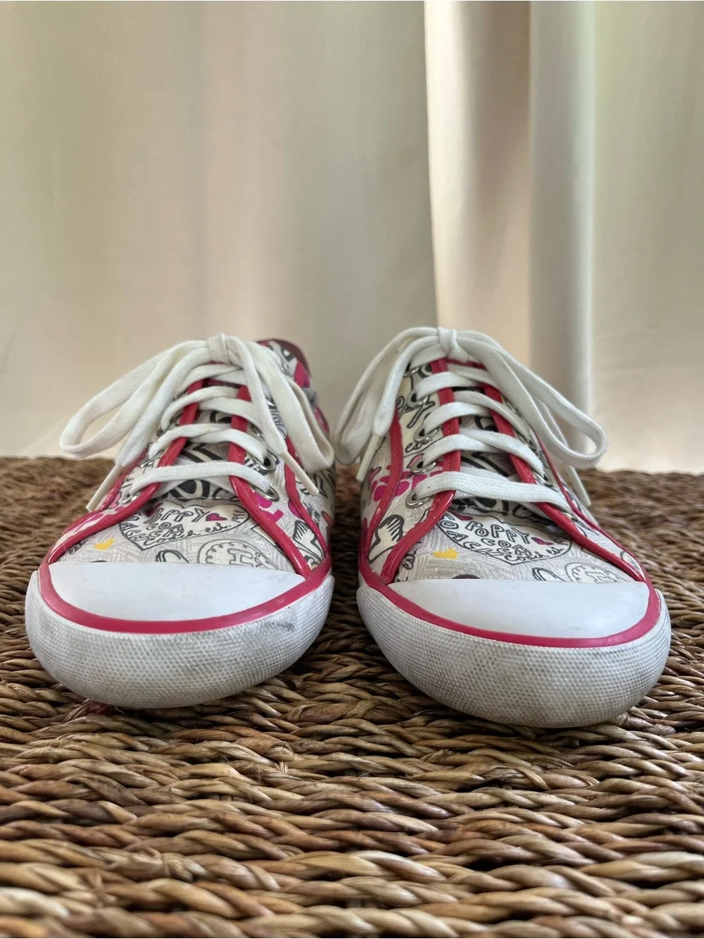 🌺 Women’s Y2K Coach Barrett ‘Poppy Grafitti Heart’ Sneakers